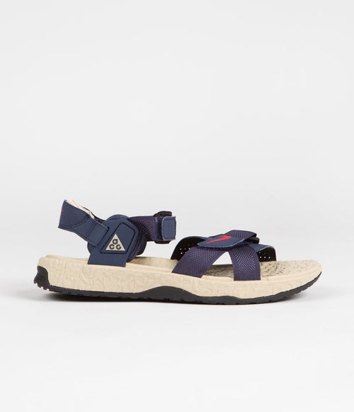 Nike ACG Air Deschutz+ Sandals in Midnight Navy and Light Crimson and Thunder Blue