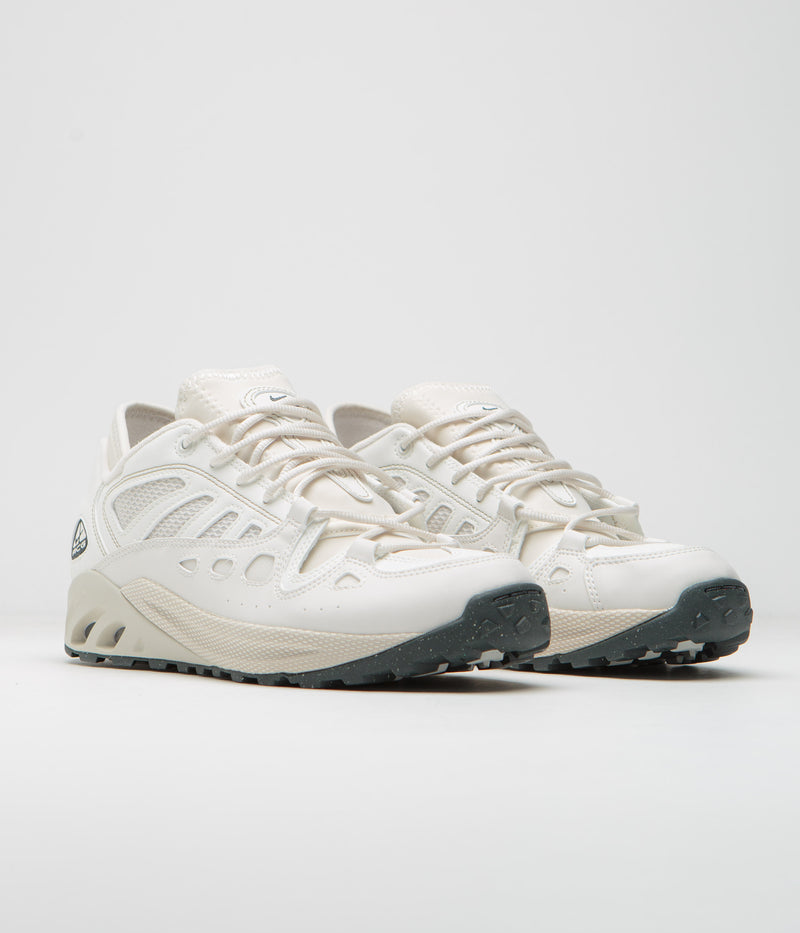 Nike ACG Air Exploraid Shoes in Light Orewood Brown and Sail and Phantom - Anthracite