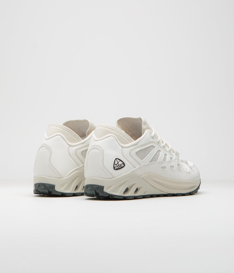 Nike ACG Air Exploraid Shoes in Light Orewood Brown and Sail and Phantom - Anthracite