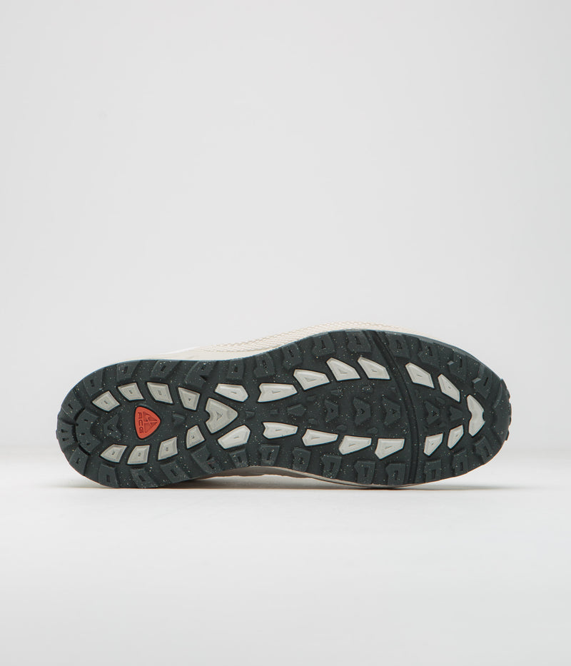 Nike ACG Air Exploraid Shoes in Light Orewood Brown and Sail and Phantom - Anthracite