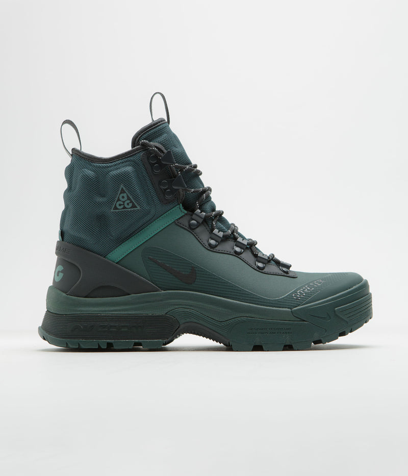 Nike ACG Air Gaiadome Gore-Tex Shoes in Vintage Green and Bicoastal and Vintage Green