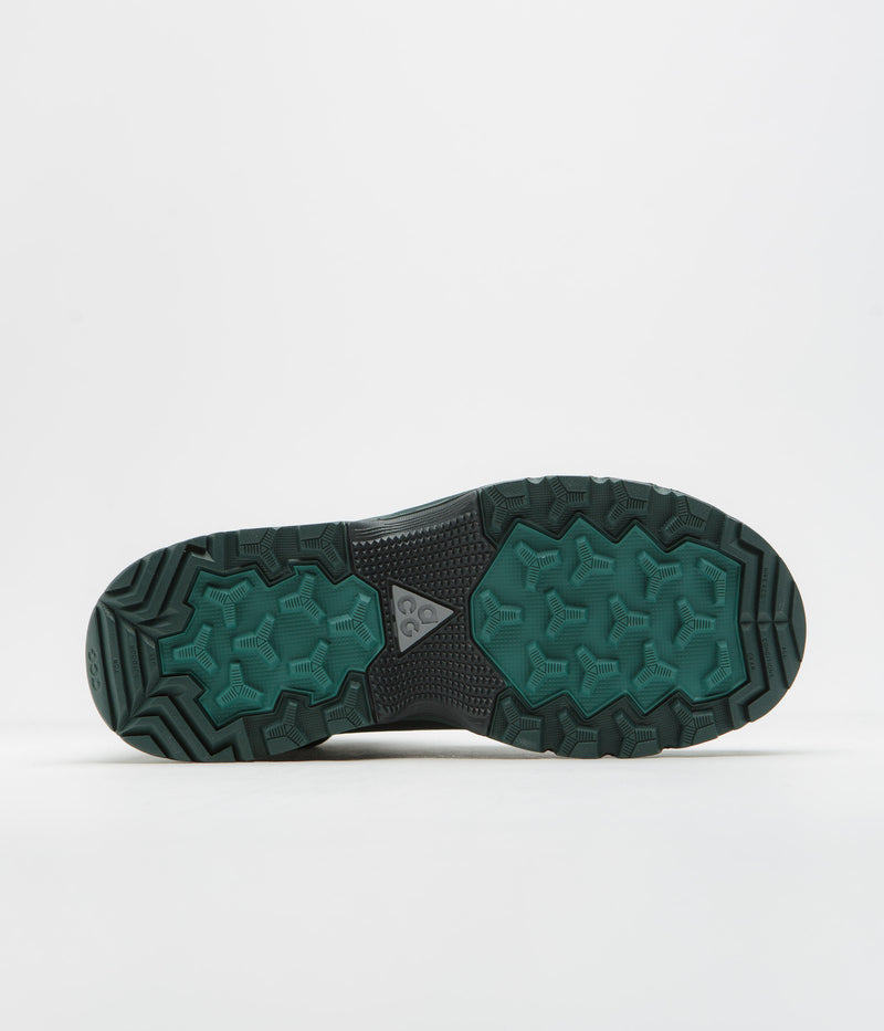 Nike ACG Air Gaiadome Gore-Tex Shoes in Vintage Green and Bicoastal and Vintage Green