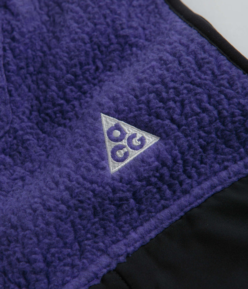 Nike ACG Arctic Wolf Vest in Persian Violet and Black / Summit White