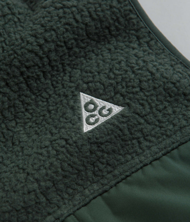 Nike ACG Arctic Wolf Vest in Vintage Green and Vintage Green / Summit White