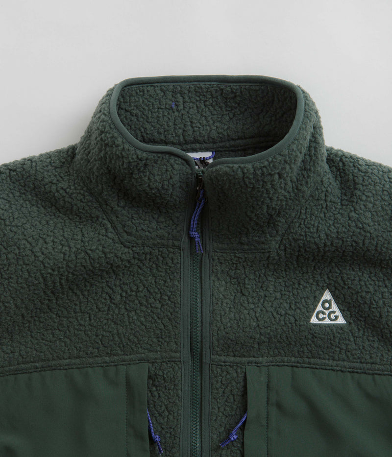 Nike ACG Arctic Wolf Vest in Vintage Green and Vintage Green / Summit White
