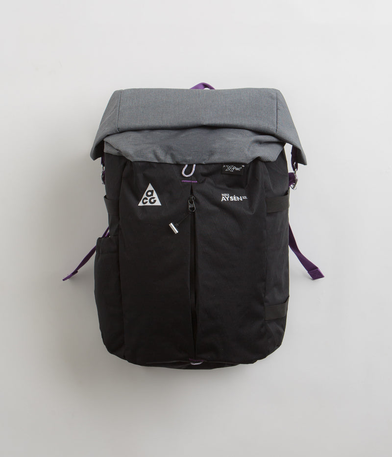 Nike ACG Aysen 32L Day Pack in Black and Cool Grey / White