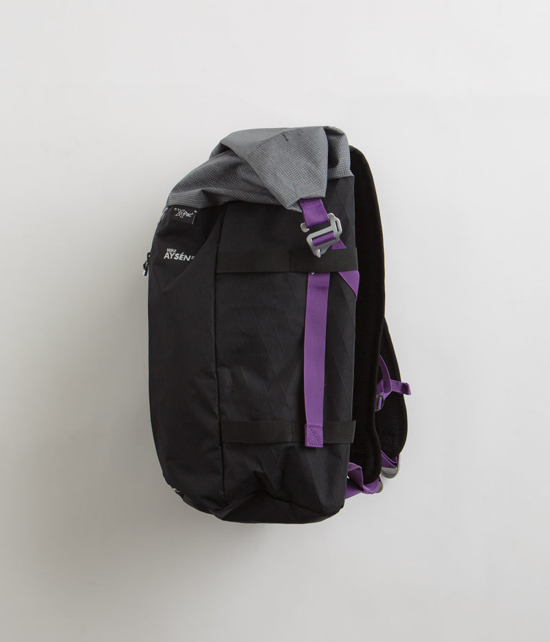 Nike ACG Aysen 32L Day Pack in Black and Cool Grey / White