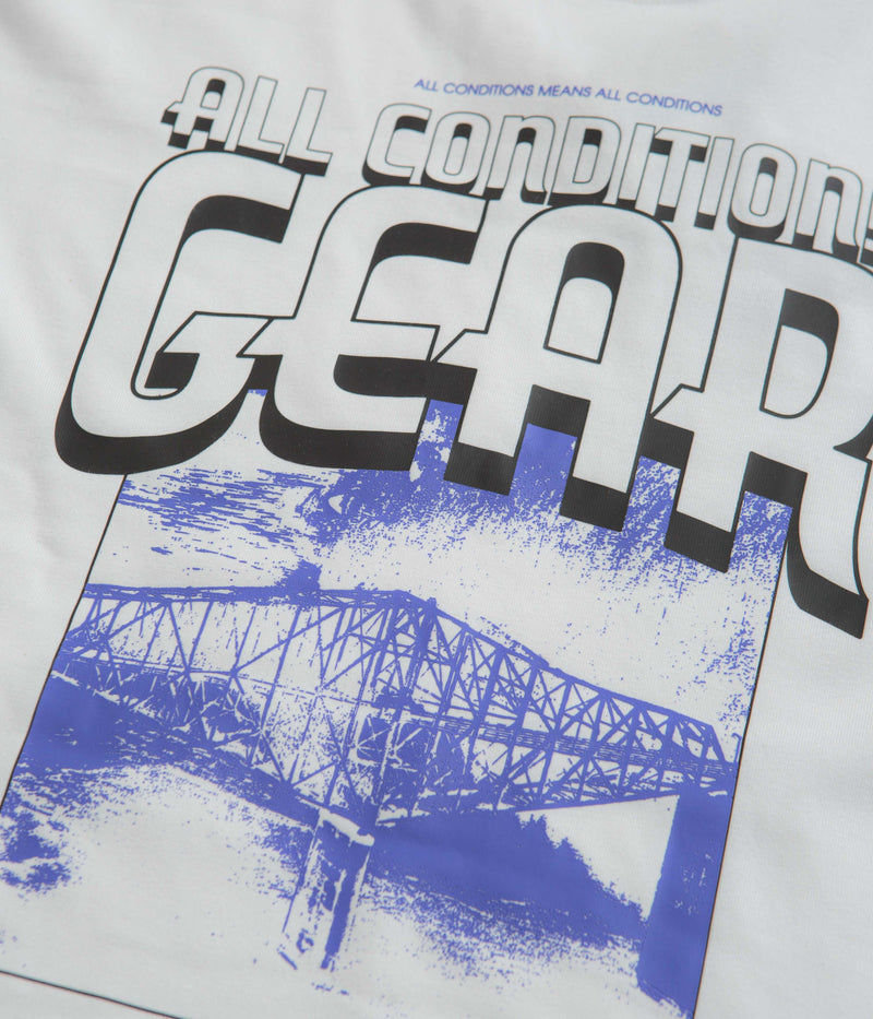 Nike ACG Bridge of Gods Long Sleeve T-Shirt in Summit White