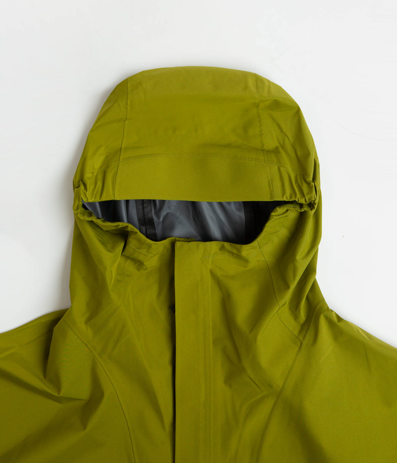 Nike ACG Cascade Rains Full Zip Jacket in Moss and Summit White