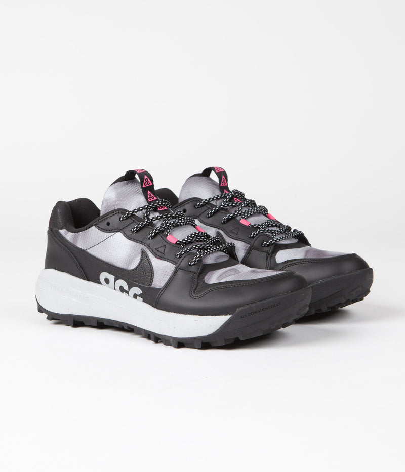 Nike ACG Lowcate SE Shoes in Black and Black and Hyper Pink - Wolf Grey