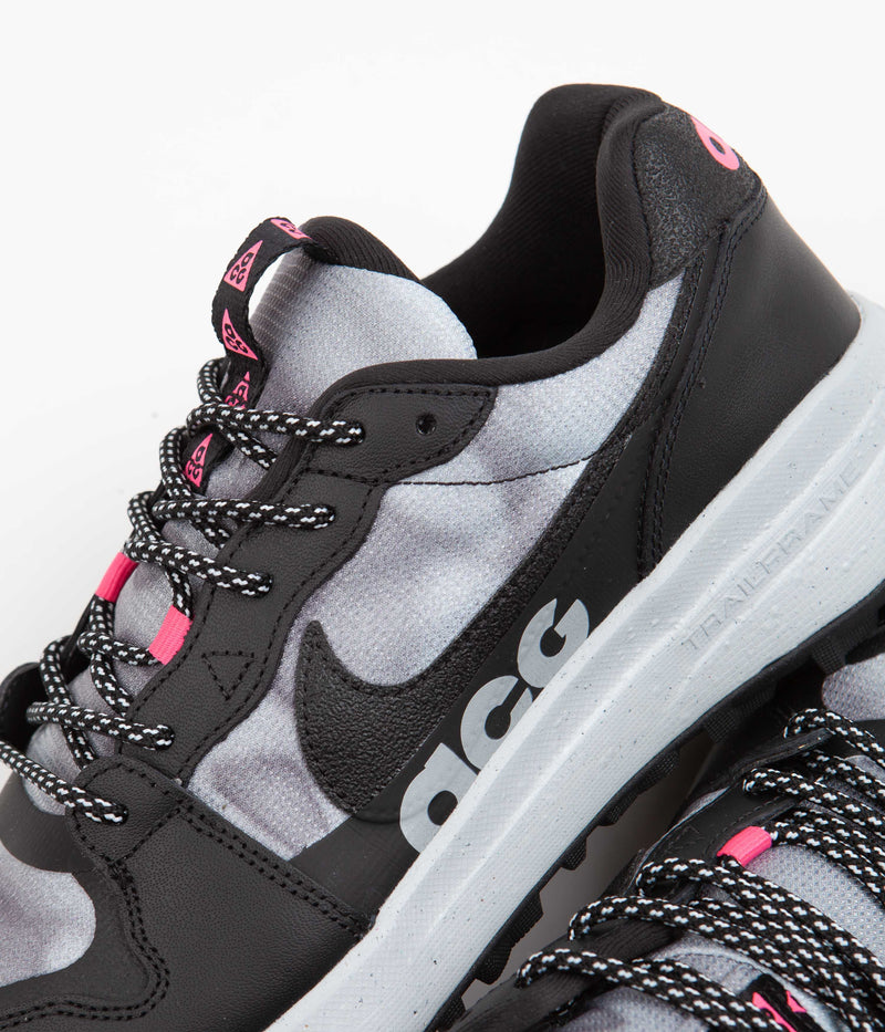 Nike ACG Lowcate SE Shoes in Black and Black and Hyper Pink - Wolf Grey