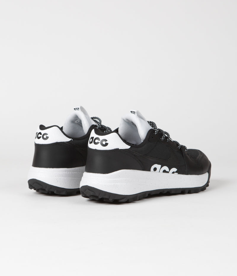 Nike ACG Lowcate Shoes in Black and White and Black - White