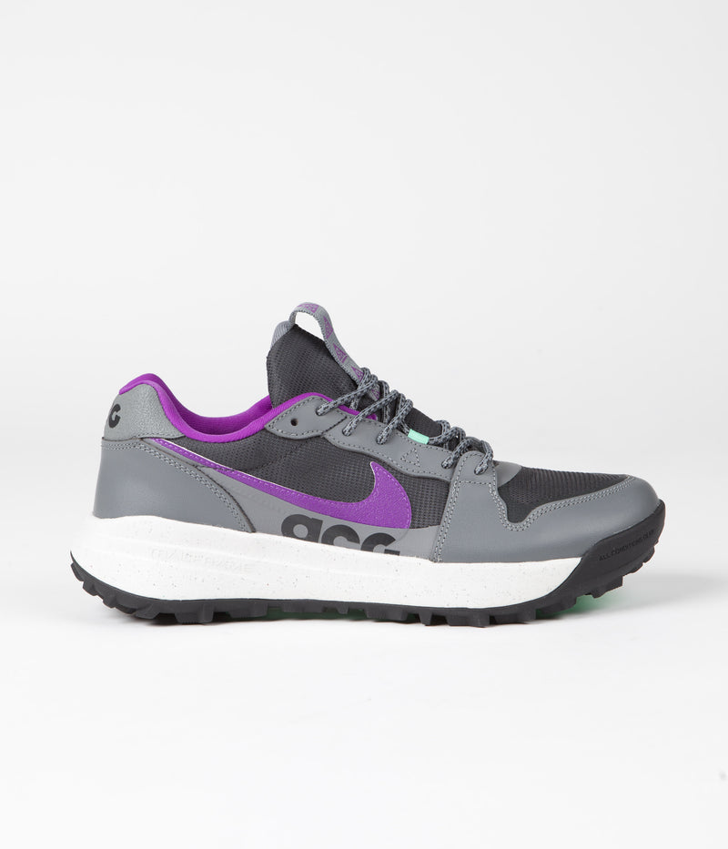 Nike ACG Lowcate Shoes in Smoke Grey and Dark Smoke Grey and Vivid Purple