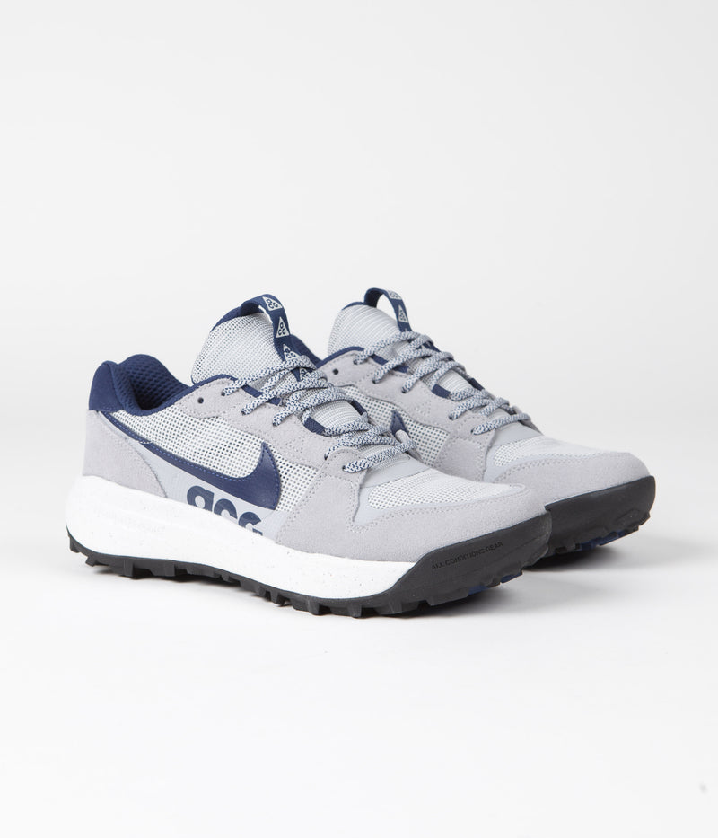 Nike ACG Lowcate Shoes in Wolf Grey and Navy and Grey Fog - Summit White