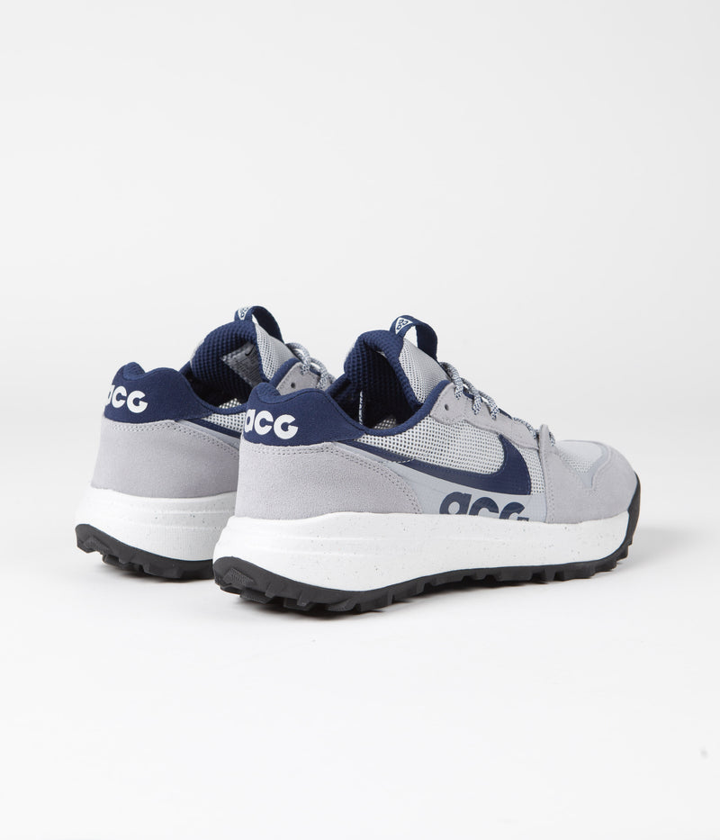 Nike ACG Lowcate Shoes in Wolf Grey and Navy and Grey Fog - Summit White