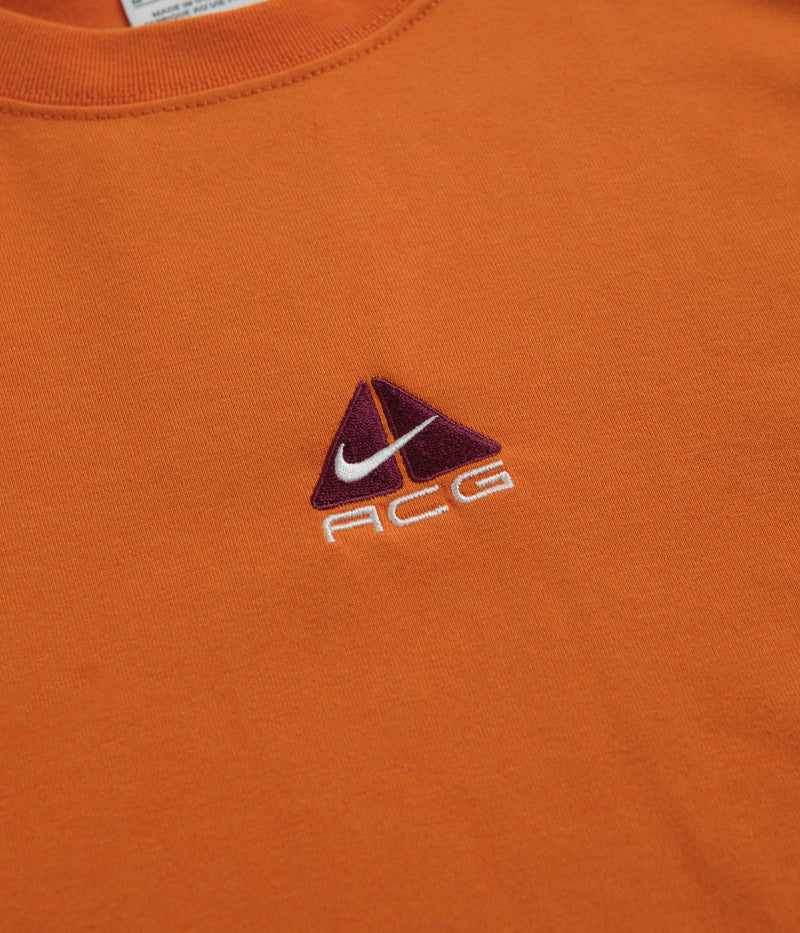 Nike ACG Lungs T-Shirt in Campfire Orange