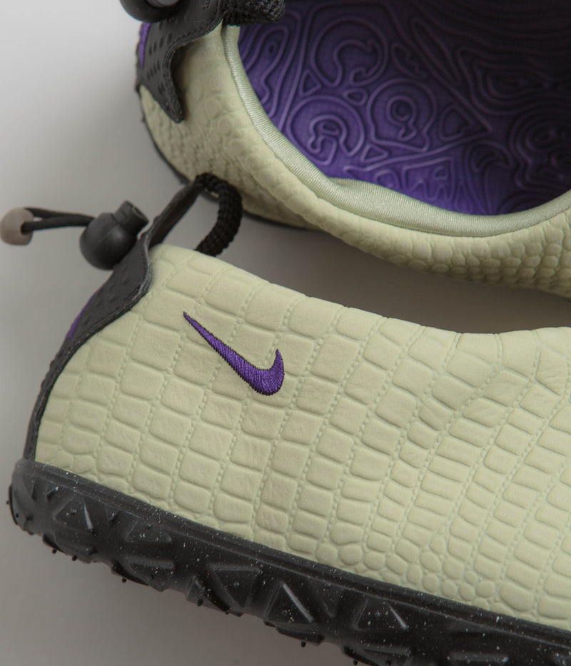 Nike ACG Moc Premium Shoes in Olive Aura and Field Purple and Olive Aura - Black