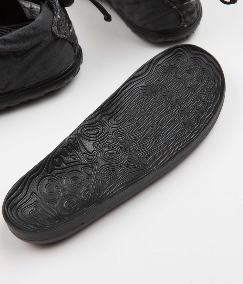 Nike ACG Moc Shoes in Anthracite and Black and Black