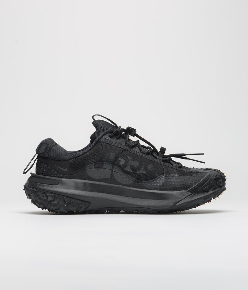 Nike ACG Mountain Fly 2 Low Shoes in Black and Anthracite and Black - Black