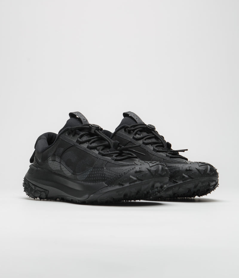 Nike ACG Mountain Fly 2 Low Shoes in Black and Anthracite and Black - Black