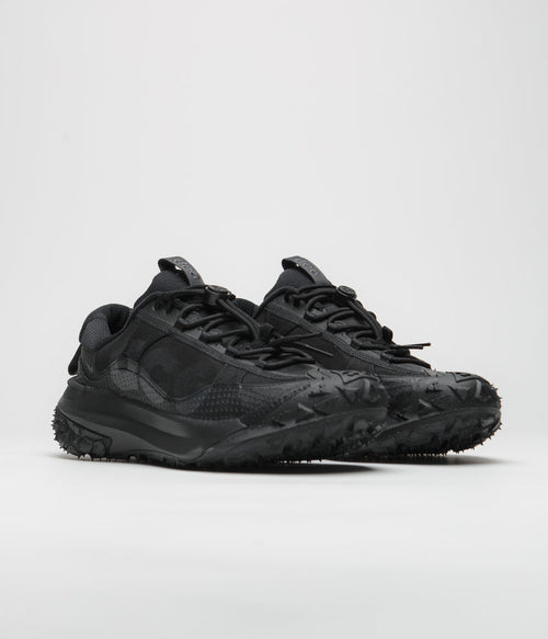 Nike ACG Mountain Fly 2 Low Shoes in Black and Anthracite and Black - Black