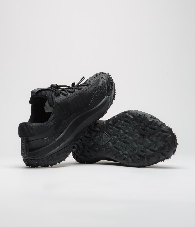 Nike ACG Mountain Fly 2 Low Shoes in Black and Anthracite and Black - Black