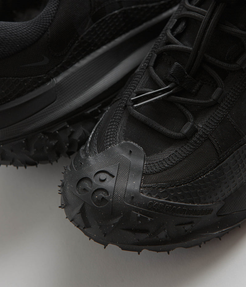 Nike ACG Mountain Fly 2 Low Shoes in Black and Anthracite and Black - Black