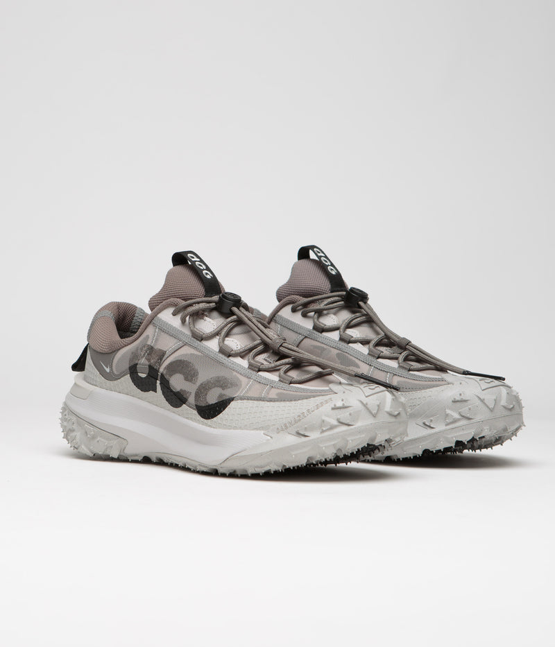 Nike ACG Mountain Fly 2 Low Shoes in Light Iron Ore and Black and Flat Pewter