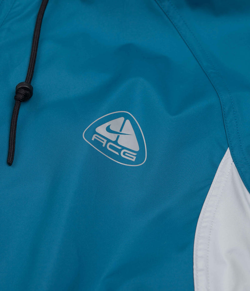 Nike ACG Oregon Series Micro Shell Jacket in Green Abyss and Black / Wolf Grey / Wolf Grey