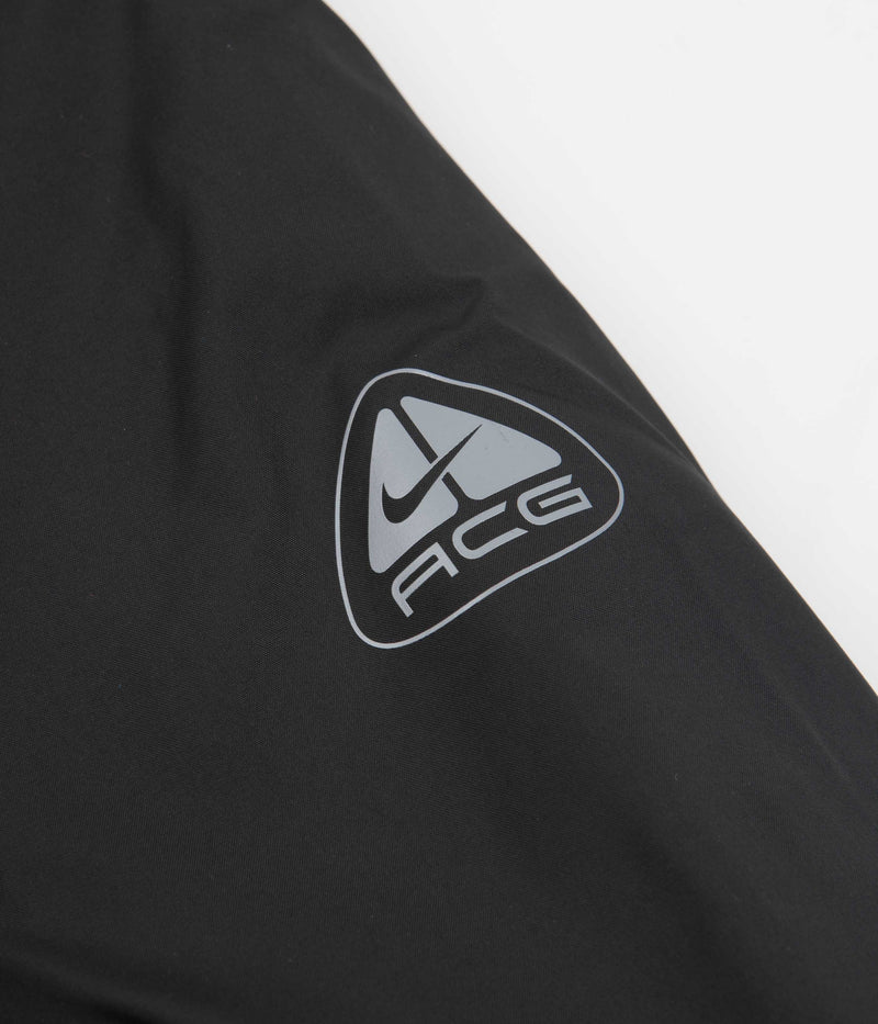 Nike ACG Oregon Series Reversible Jacket in Black and Green Abyss / Black / Wolf Grey