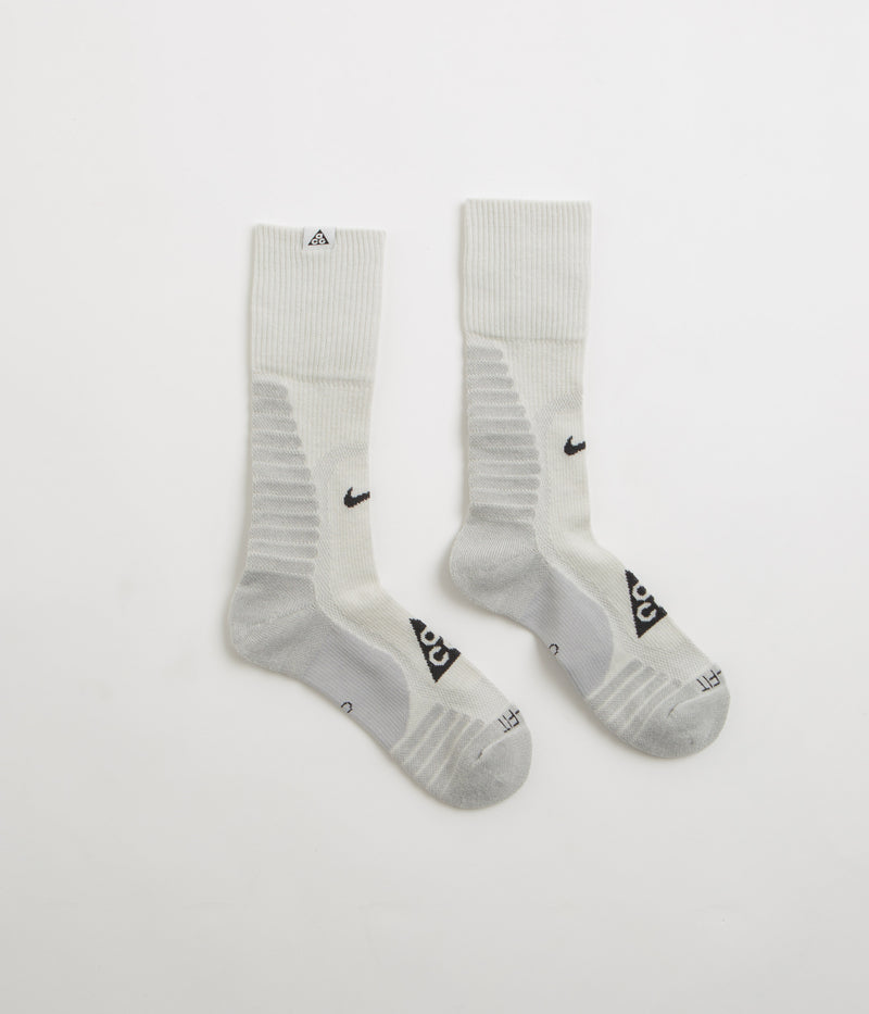 Nike ACG Outdoor Cushioned Crew Socks in Summit White and Light Smoke Grey