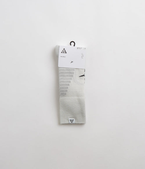 Nike ACG Outdoor Cushioned Crew Socks in Summit White and Light Smoke Grey
