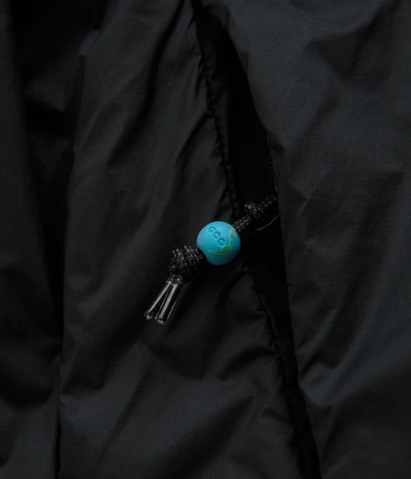 Nike ACG Rope De Dope Jacket in Black and Summit White
