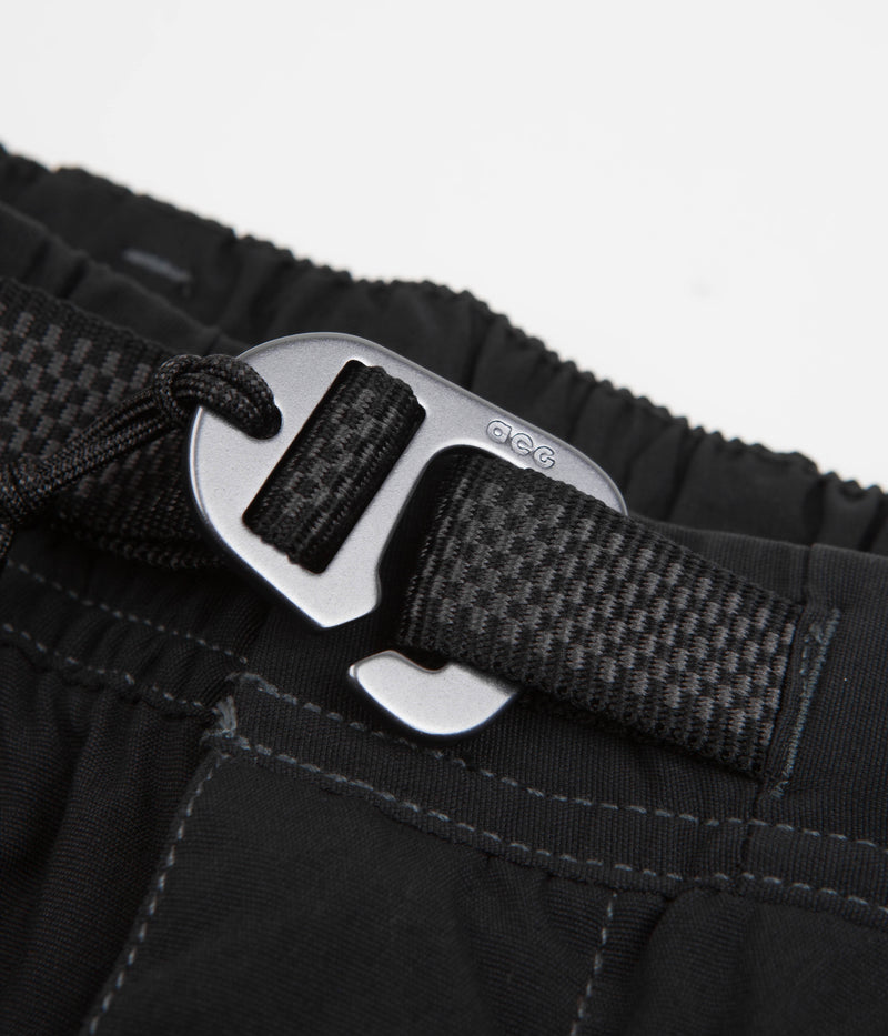 Nike ACG Smith Summit Cargo Pants in Black and Black / Black / Summit White
