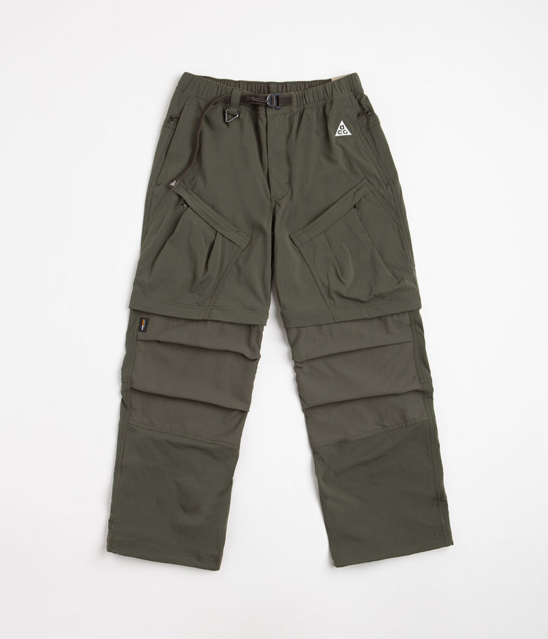 Nike ACG Smith Summit Cargo Pants in Cargo Khaki and Black / Summit White