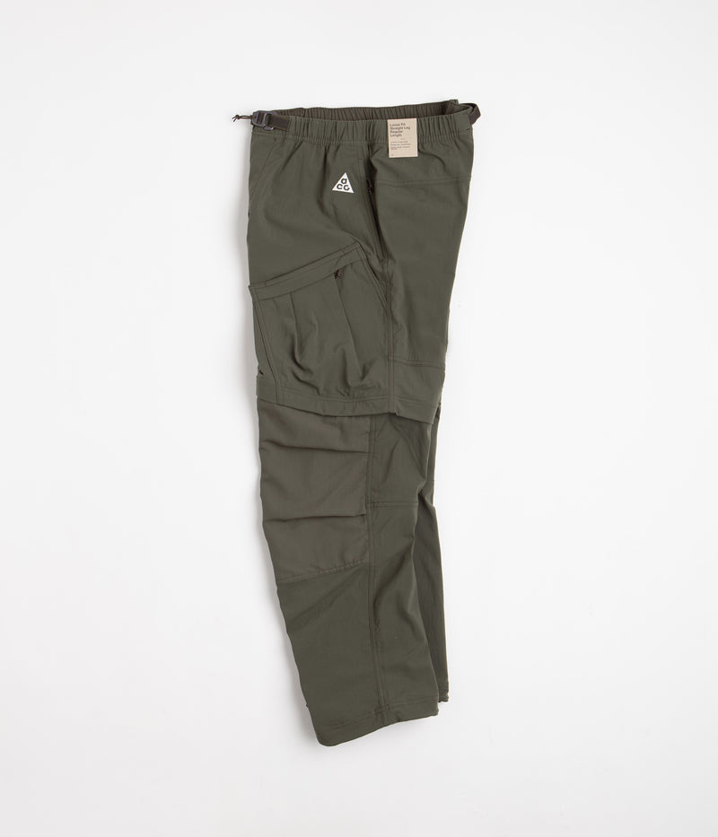 Nike ACG Smith Summit Cargo Pants in Cargo Khaki and Black / Summit White