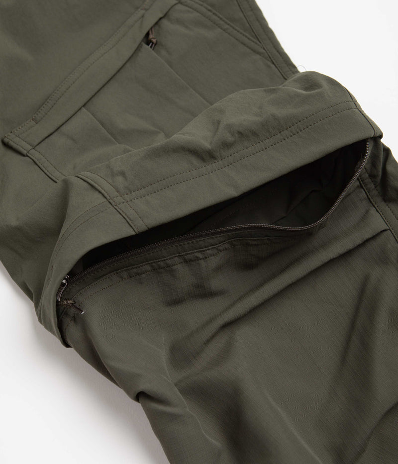 Nike ACG Smith Summit Cargo Pants in Cargo Khaki and Black / Summit White