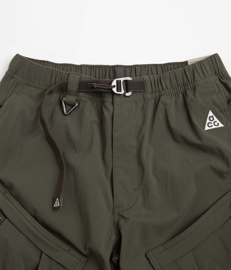 Nike ACG Smith Summit Cargo Pants in Cargo Khaki and Black / Summit White