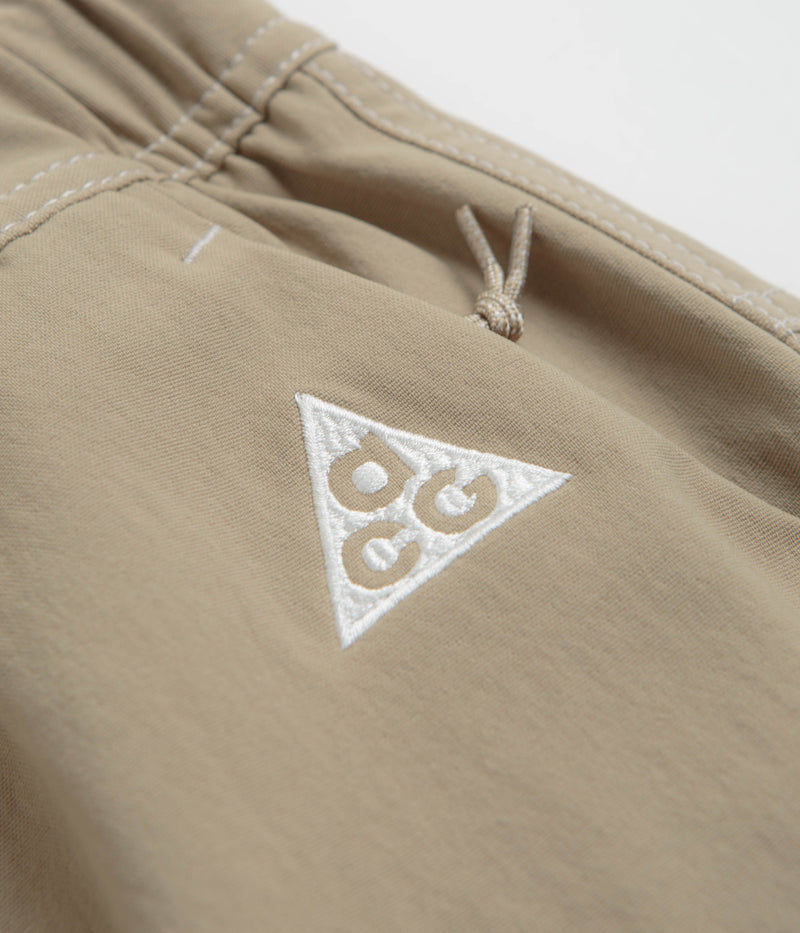 Nike ACG Smith Summit Cargo Pants in Khaki and Light Iron Ore / Summit White