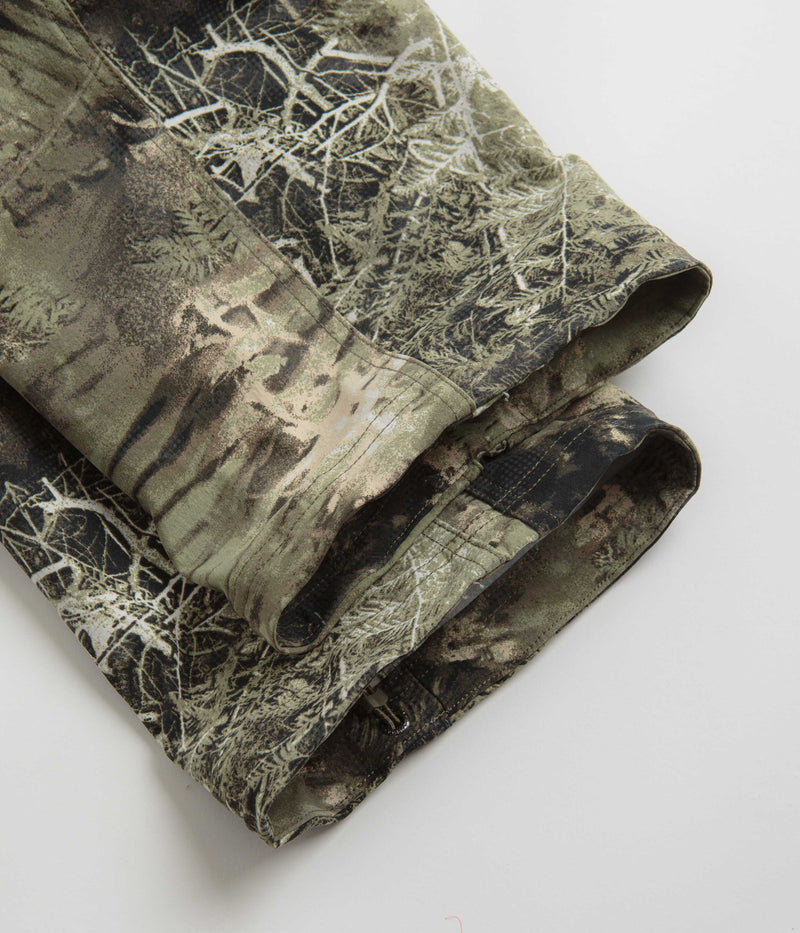 Nike ACG Smith Summit Cargo Pants in Oil Green and Medium Olive / Reflective Silv