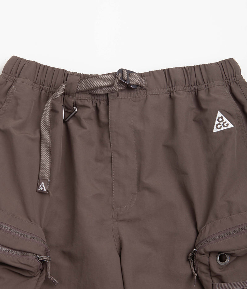 Nike ACG Snowgrass Cargo Shorts in Ironstone and Moon Fossil / Summit White