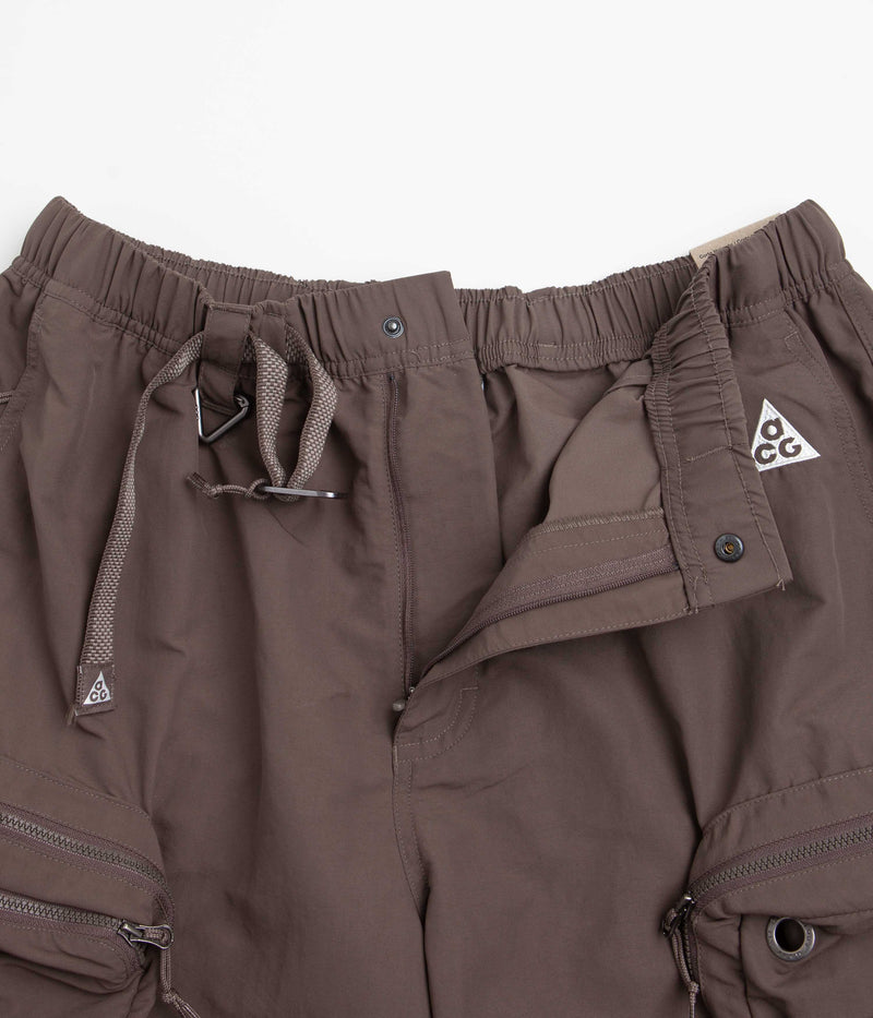 Nike ACG Snowgrass Cargo Shorts in Ironstone and Moon Fossil / Summit White