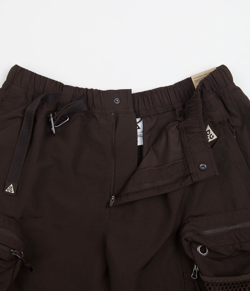 Nike ACG Snowgrass Cargo Shorts in Velvet Brown and Black / Sanddrift