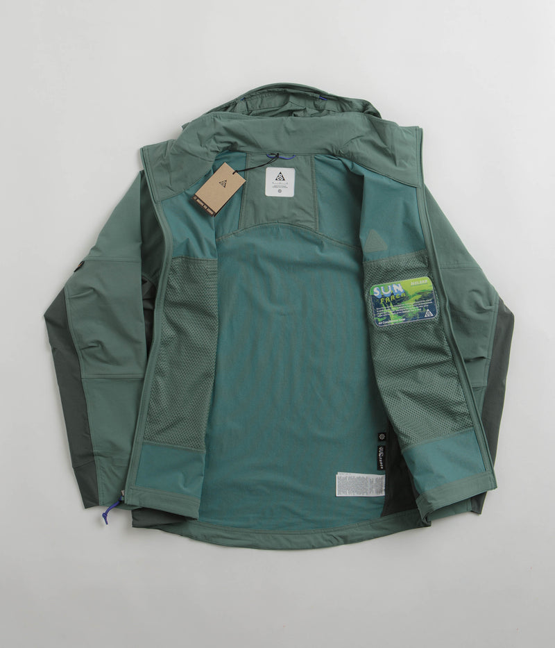Nike ACG Sun Farer Jacket in Bicoastal and Vintage Green / Summit White