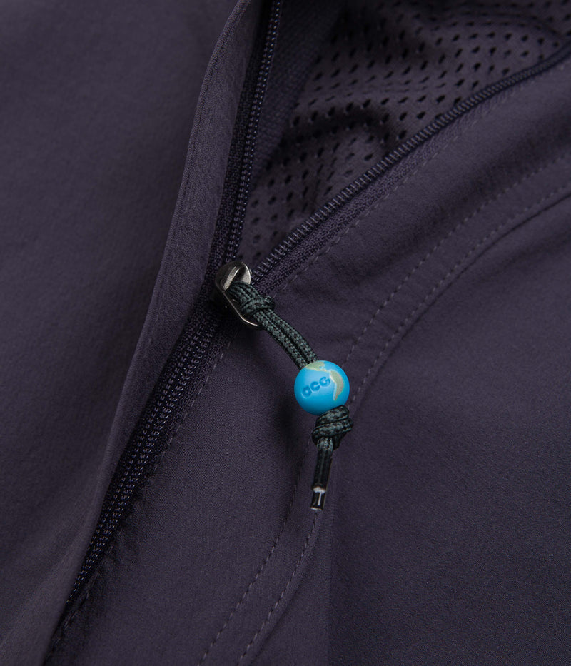 Nike ACG Sun Farer Jacket in Faded Spruce and Gridiron / Black / Summit White