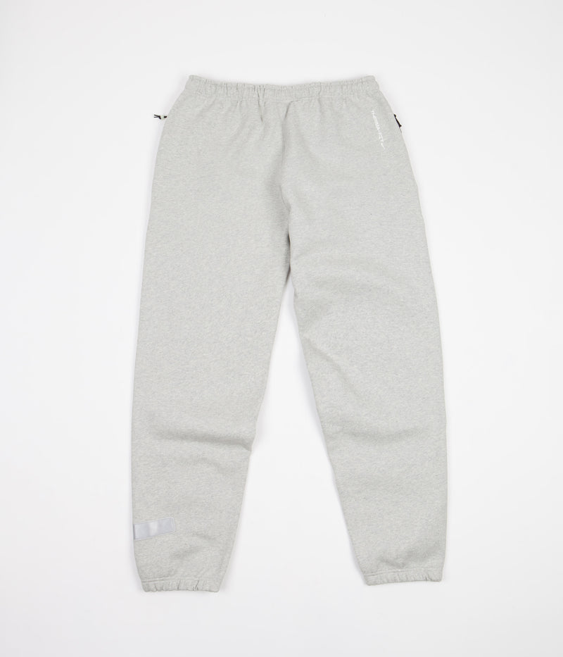 Nike ACG Therma-FIT Airora Fleece Pants in Grey Heather and Black / Light Smoke Grey
