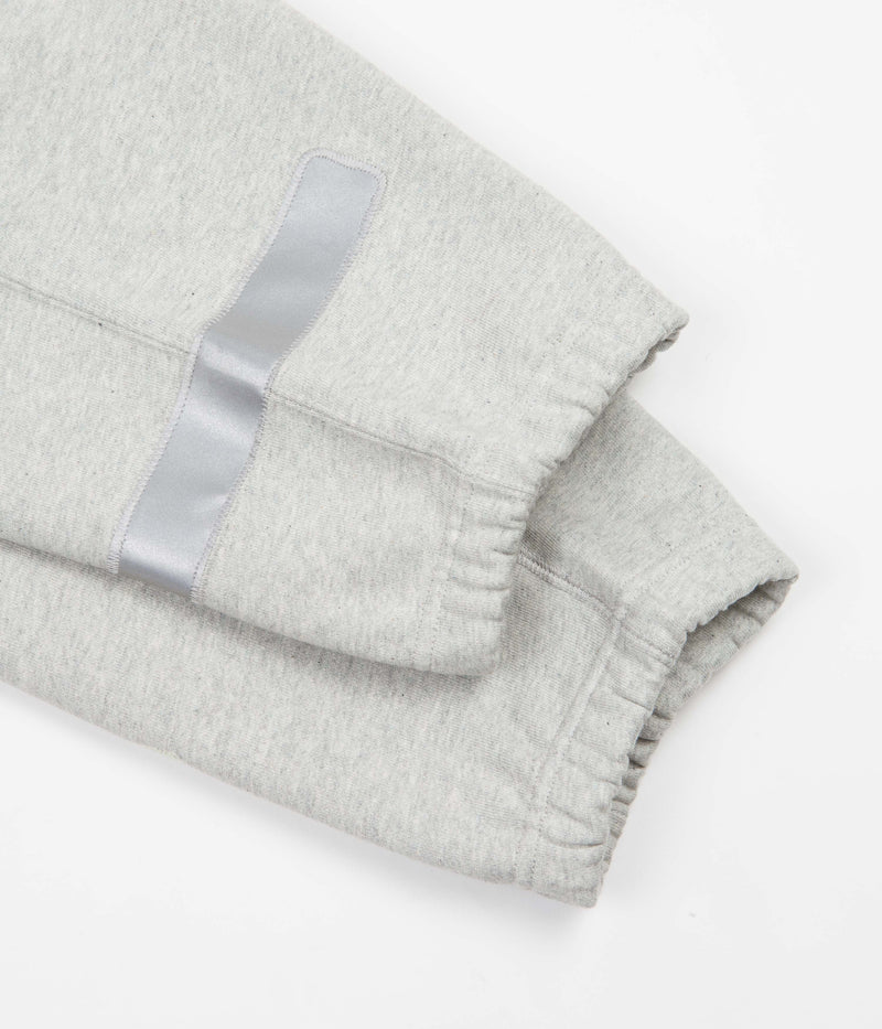 Nike ACG Therma-FIT Airora Fleece Pants in Grey Heather and Black / Light Smoke Grey