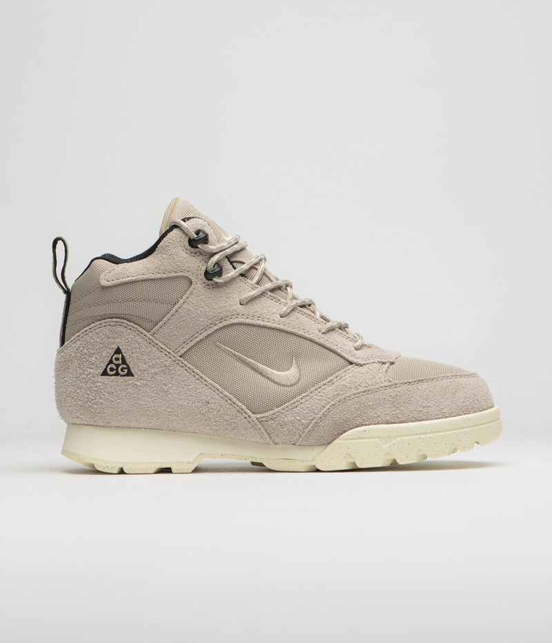 Nike ACG Torre Mid Waterproof Shoes in Khaki and Khaki and Coconut Milk - Black