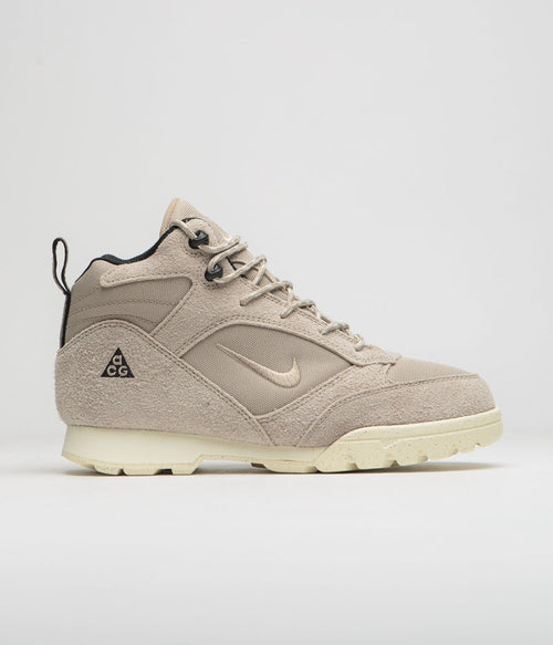 Nike ACG Torre Mid Waterproof Shoes in Khaki and Khaki and Coconut Milk - Black