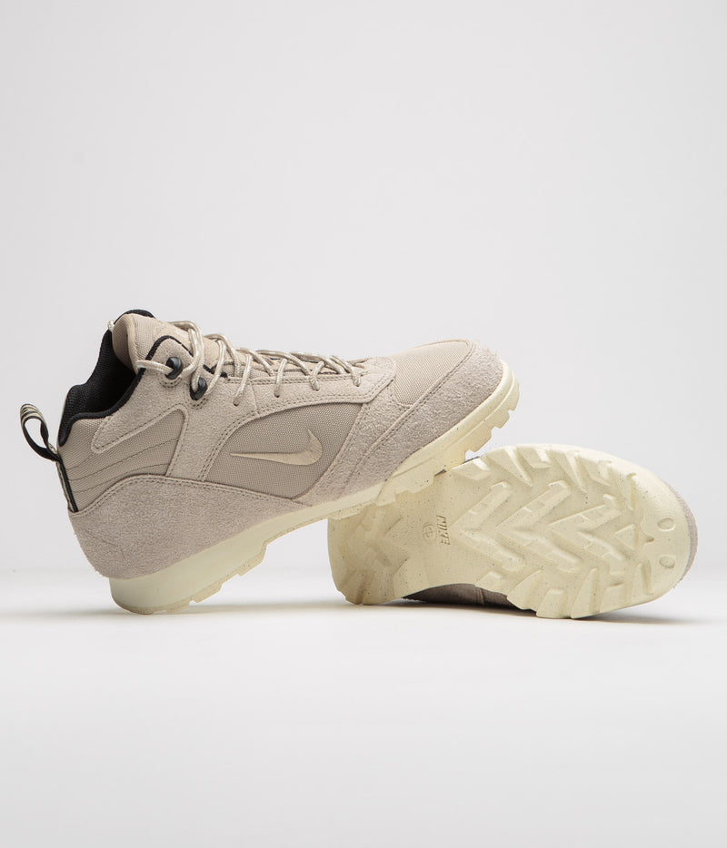 Nike ACG Torre Mid Waterproof Shoes in Khaki and Khaki and Coconut Milk - Black